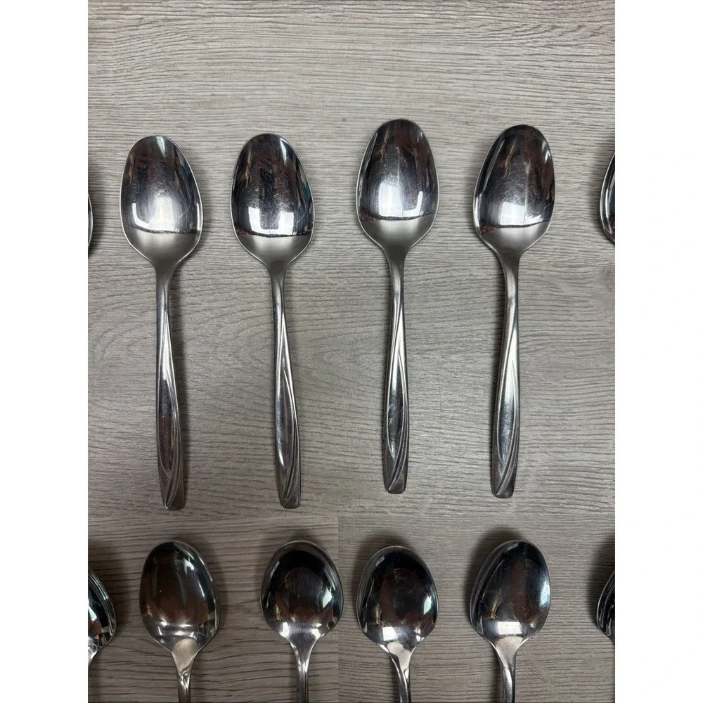 Lot Of 16 International Silver Company Teaspoons. IS CO Stainless USA Made!